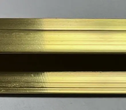 [DC104] H-CORNER GOLD 1/8"