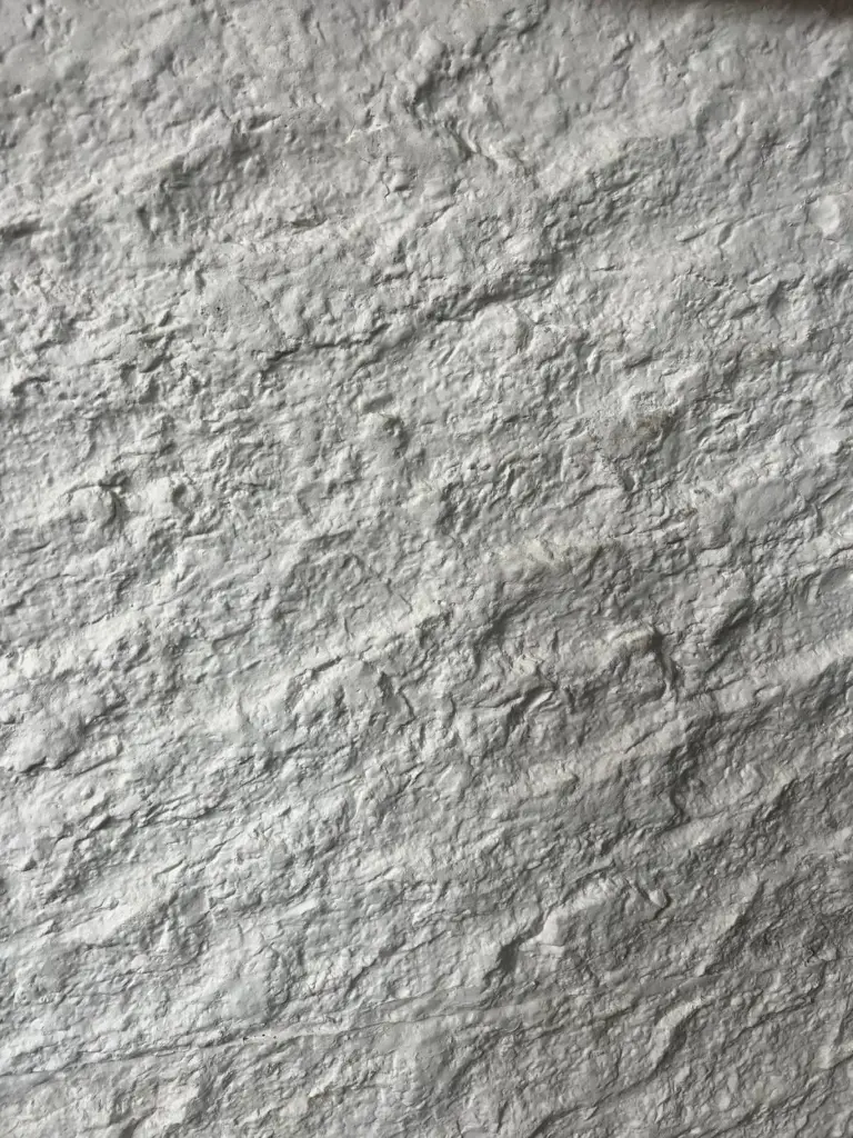 SOFT STONE/ WHITE